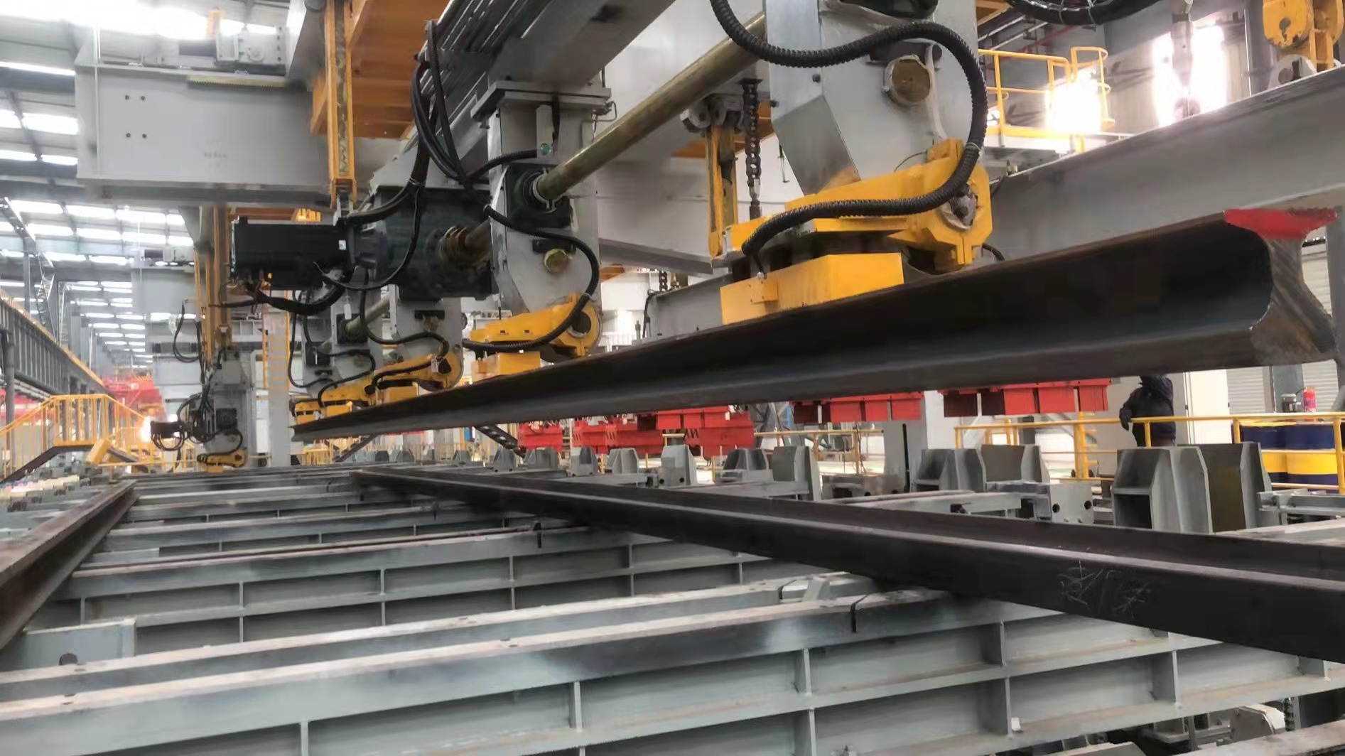 千豪吊型材，鋼軌自動化生產(chǎn)線用電永磁鐵